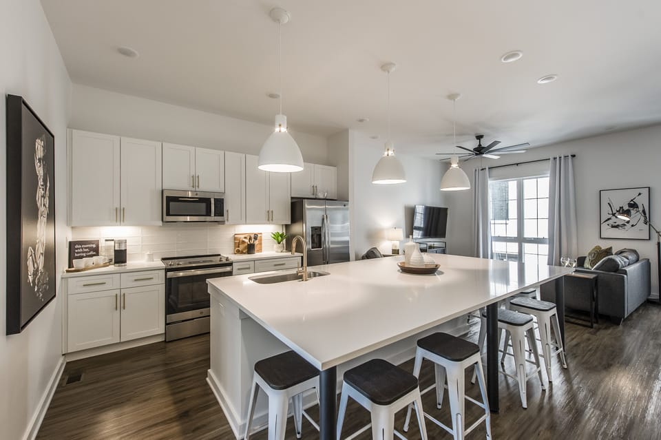 Stylish, fully stocked kitchen