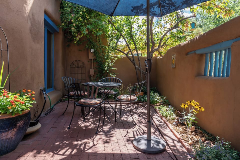 Condo (3 Bedrooms) | Property amenity