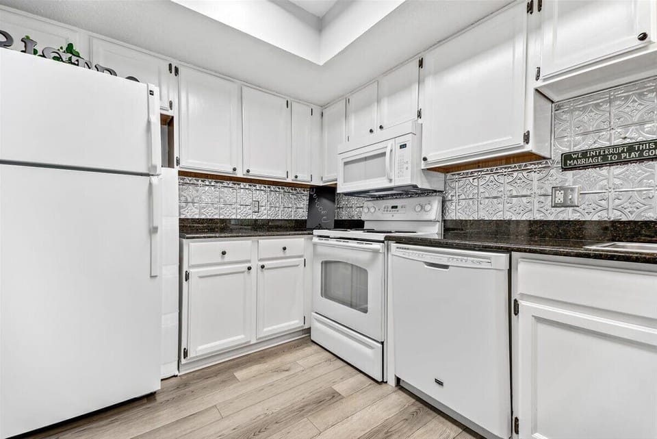 Condo (1 Bedroom) | Property amenity