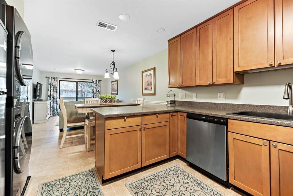 Condo (2 Bedrooms) | Property amenity