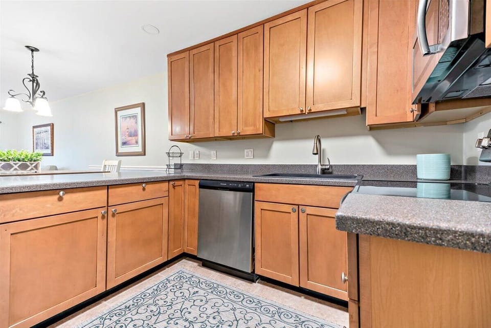 Condo (2 Bedrooms) | Property amenity