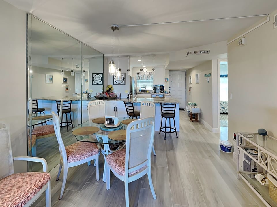 Condo, Multiple Beds | Dining