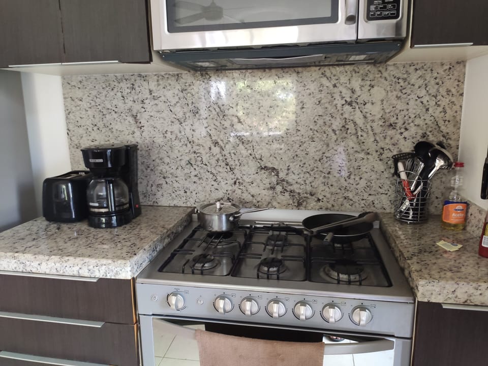 New gas stove. Blender, coffee maker, electric kettle. Clothes washer, dryer.