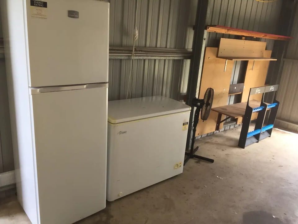 Fridge/freezer in garage