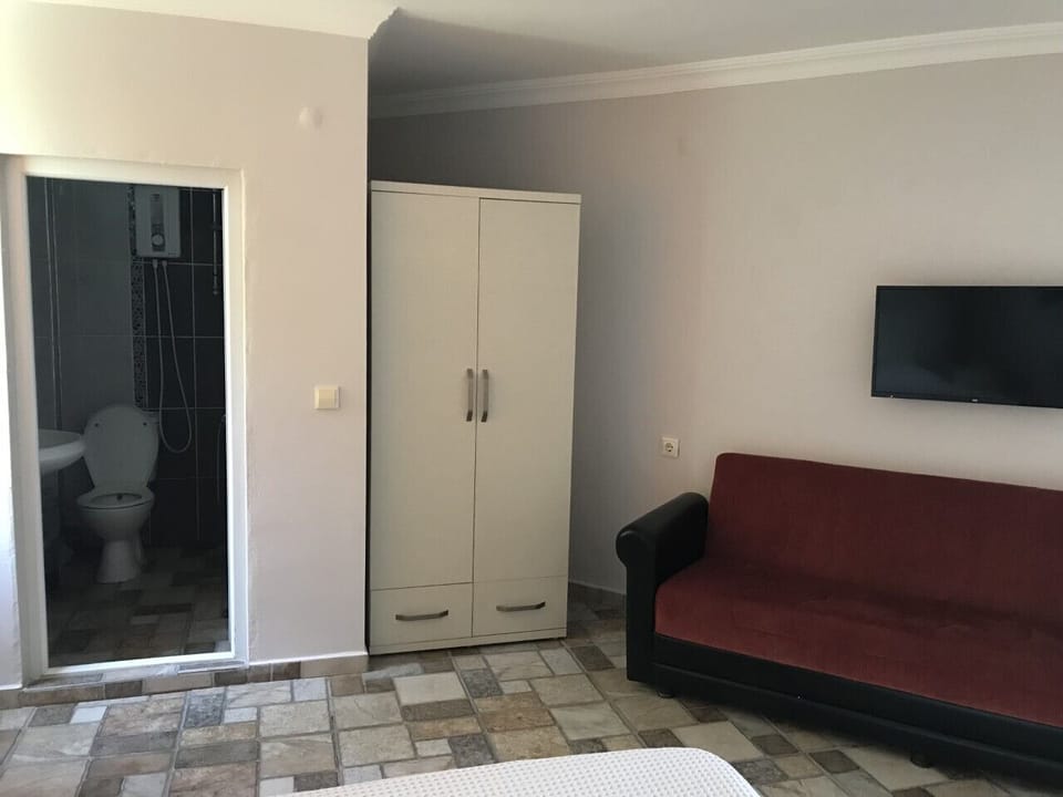 Standard Single Room | Bathroom | Slippers