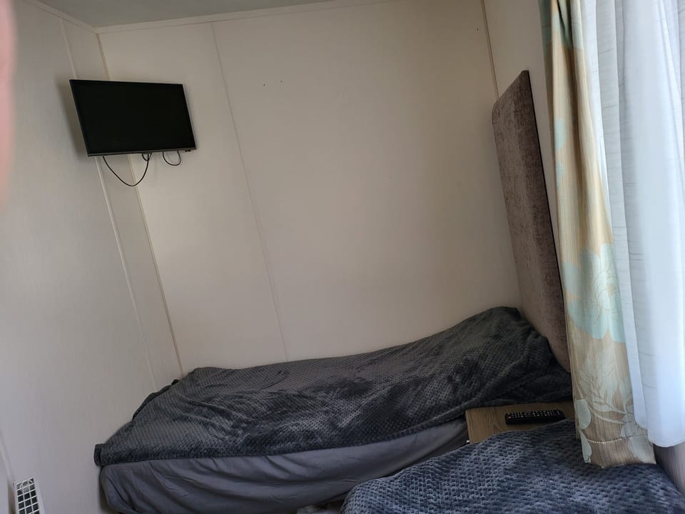 Cabin | 2 bedrooms, iron/ironing board, free WiFi, bed sheets