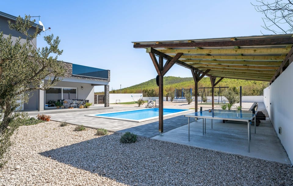 pool