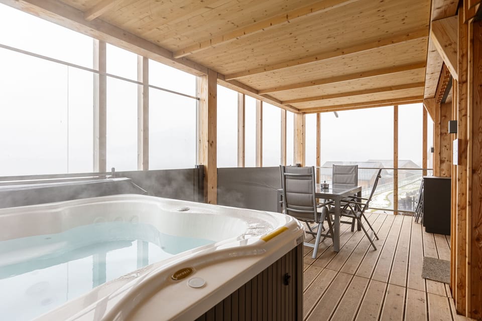 Indoor spa tub