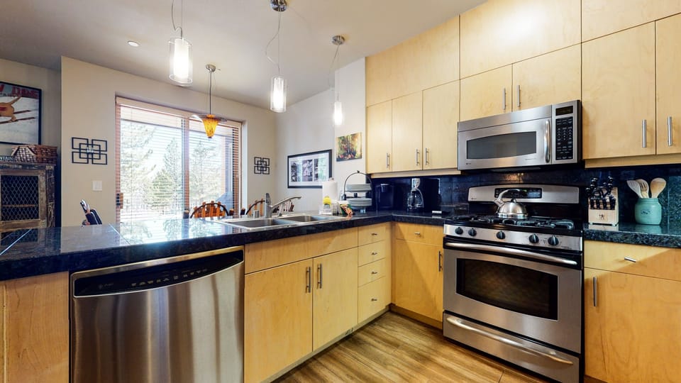 Condo, 2 Bedrooms | Private kitchen | Coffee/tea maker, fridge, oven, toaster