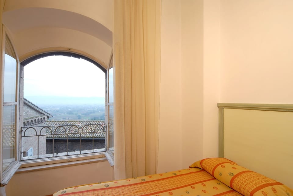 In-room safe, individually furnished, desk, laptop workspace