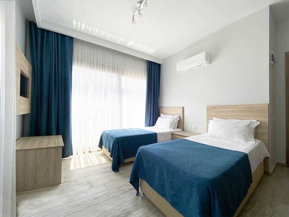 Standard Room, Marina View | Premium bedding, travel crib, free WiFi, bed sheets
