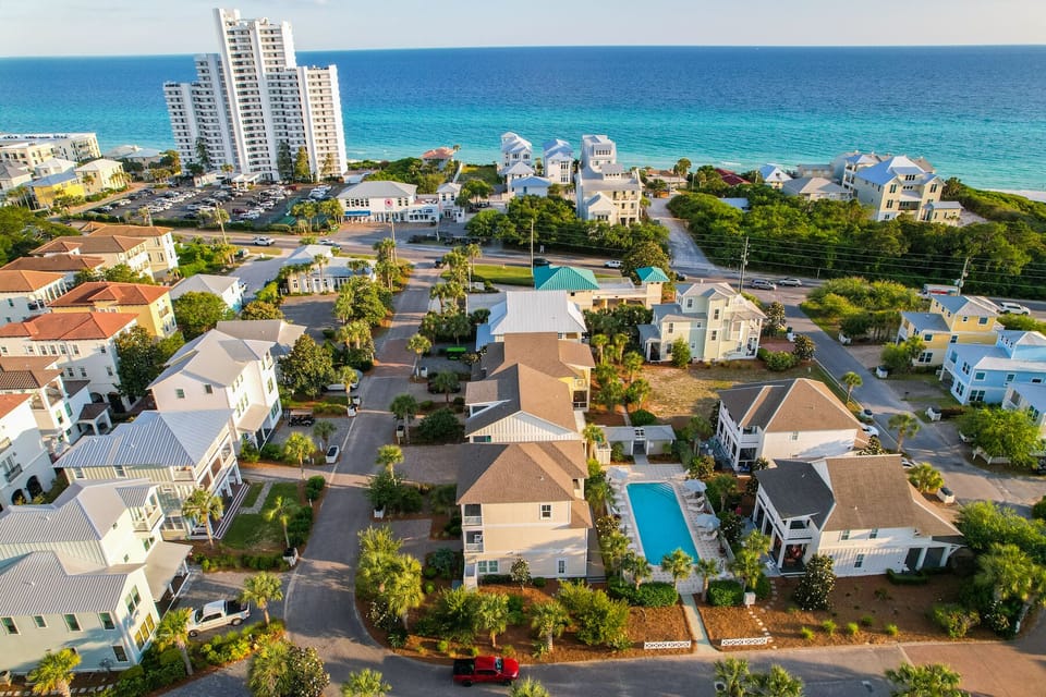 Small upscale community.  Walking distance to beach, restaurants, and shops.  