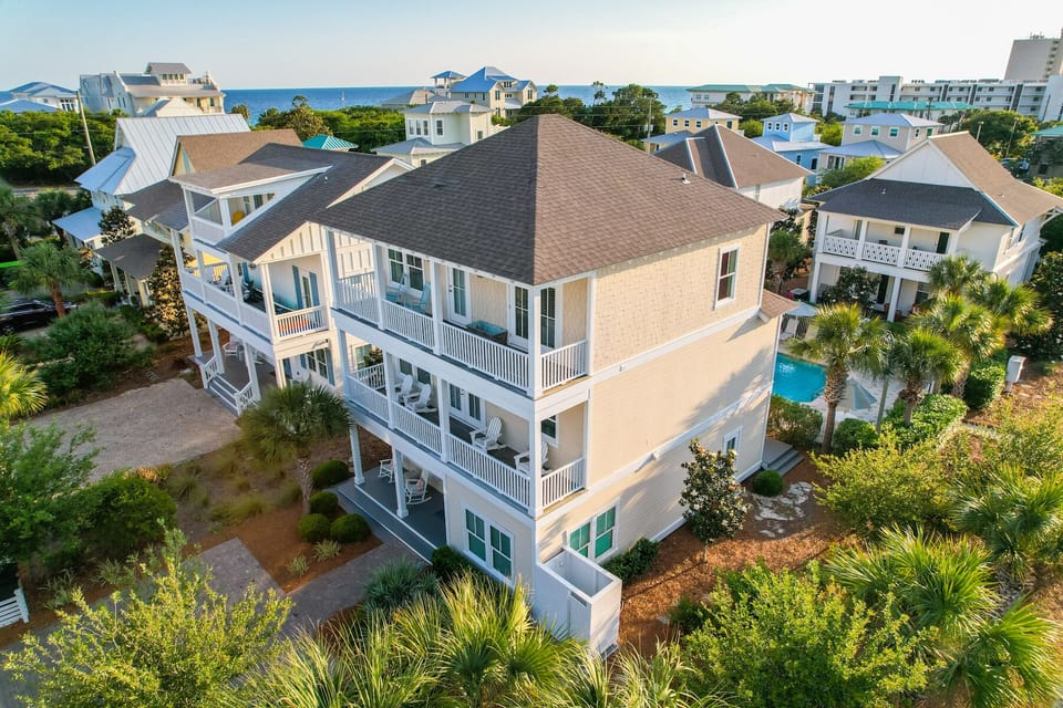 Corner lot, lots of decks, porches, peak-a-boo views.  Small upscale community.