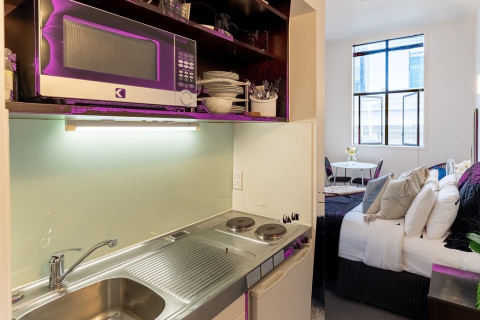 Apartment | Private kitchen | Mini-fridge, microwave, stovetop, coffee/tea maker