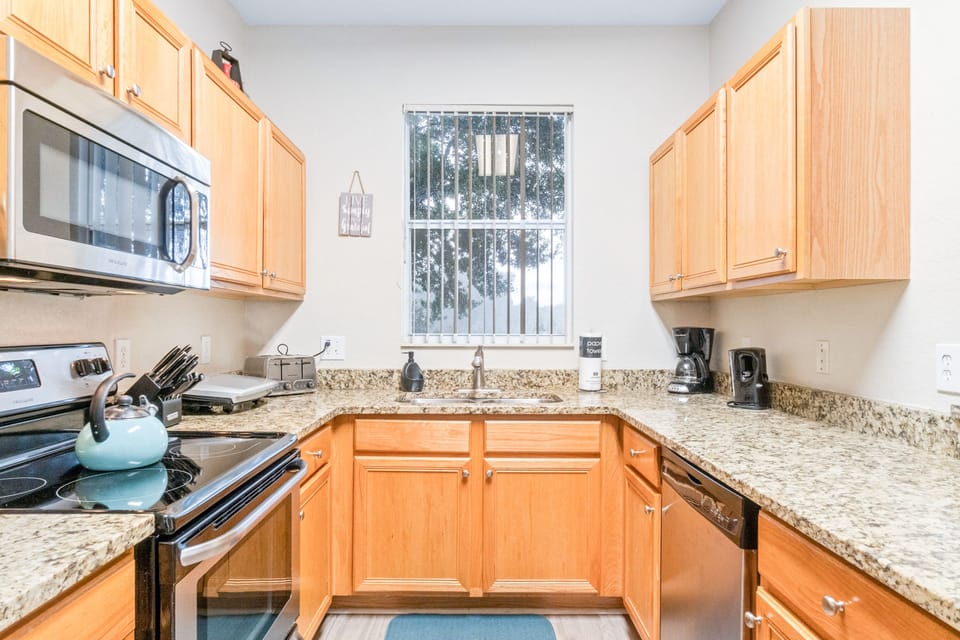 Fully equipped kitchen