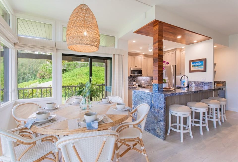 Open your sliding doors and allow the soft trade winds in as you enjoy a meal in paradise with the people you love most