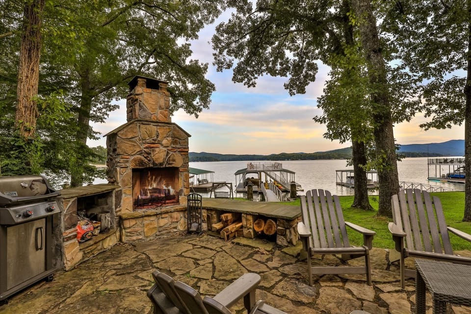 Outdoor Fireplace by the lake 