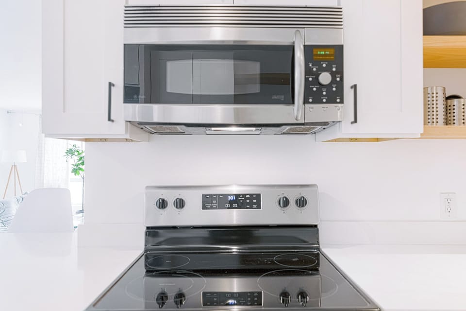 Discover the convenience of our kitchen, with modern appliances.