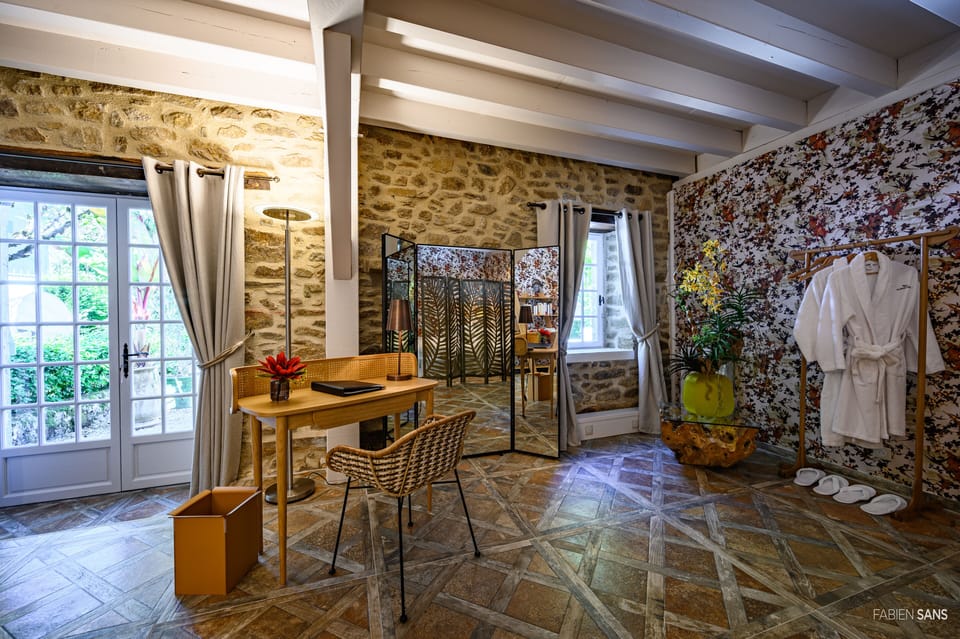 Luxury Room, 1 Bedroom | 1 bedroom, free WiFi, bed sheets