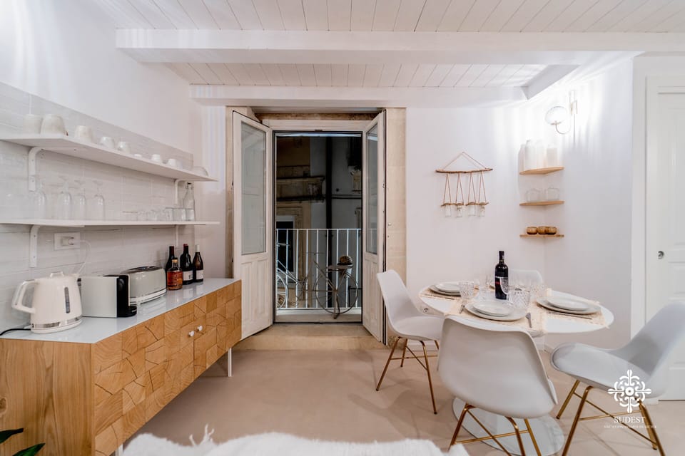 Exclusive Apartment | Dining room