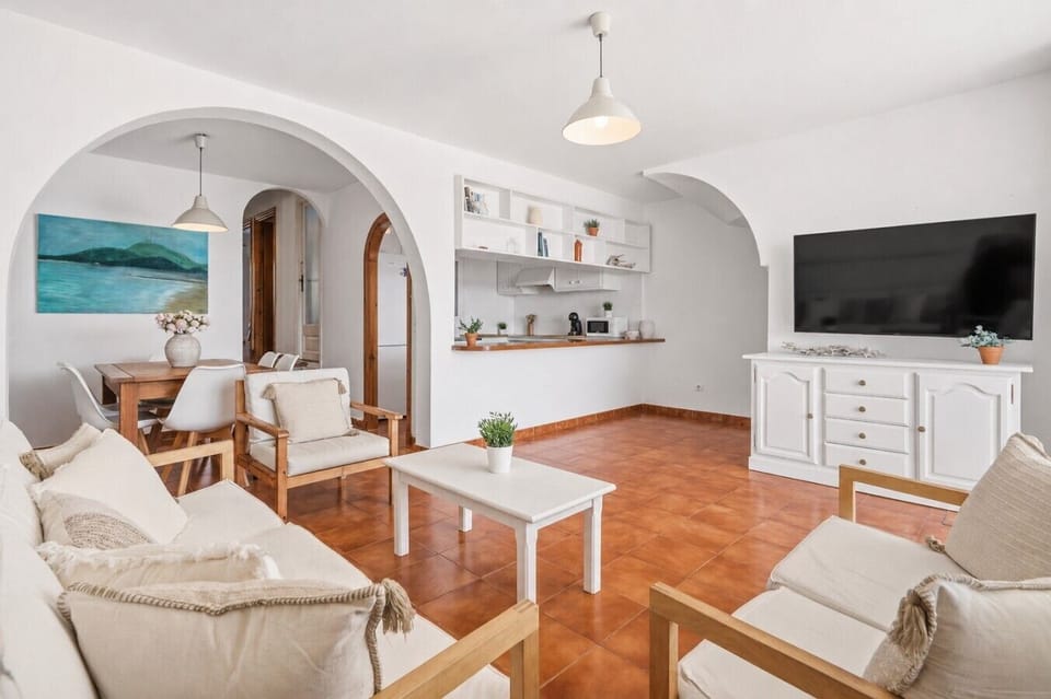 Apt. 99 BJ, Fornells 29b