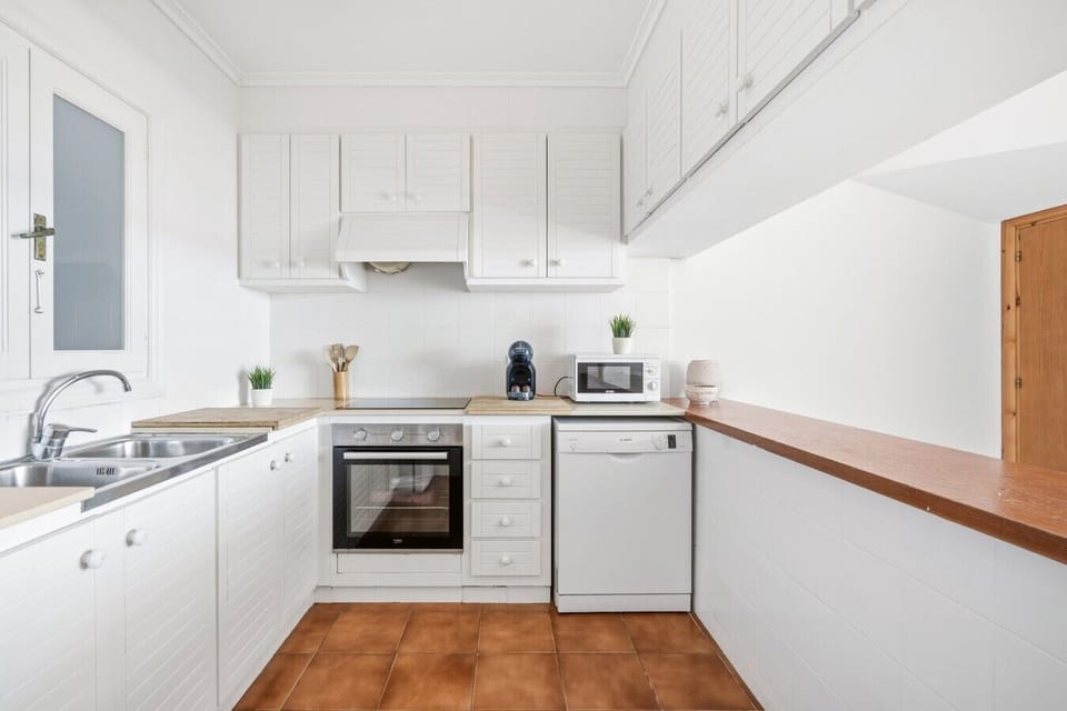 Apt. 99 BJ, Fornells 18