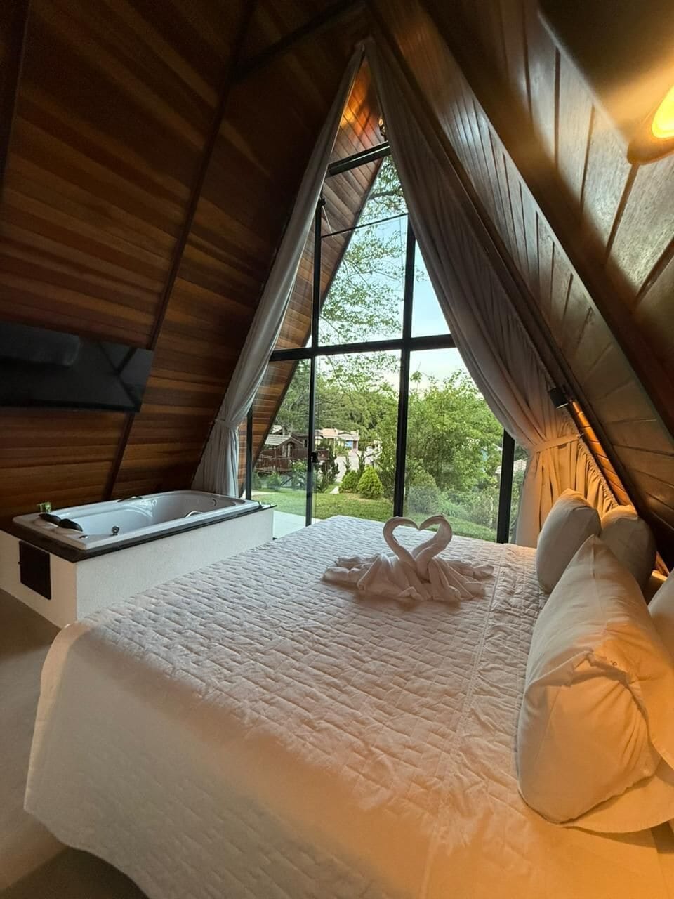 Deluxe Cabin | Minibar, iron/ironing board, free WiFi