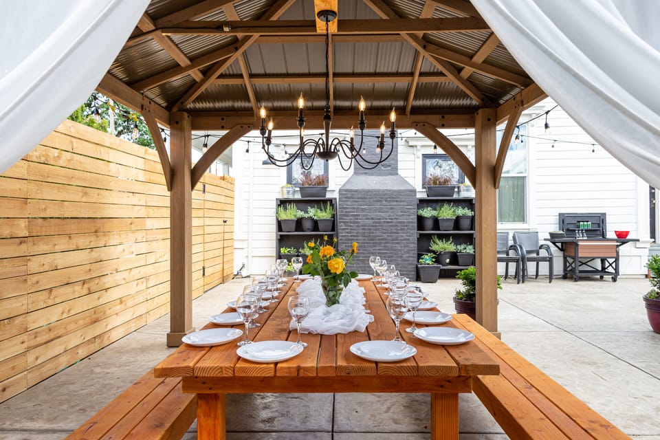 Outdoor dining