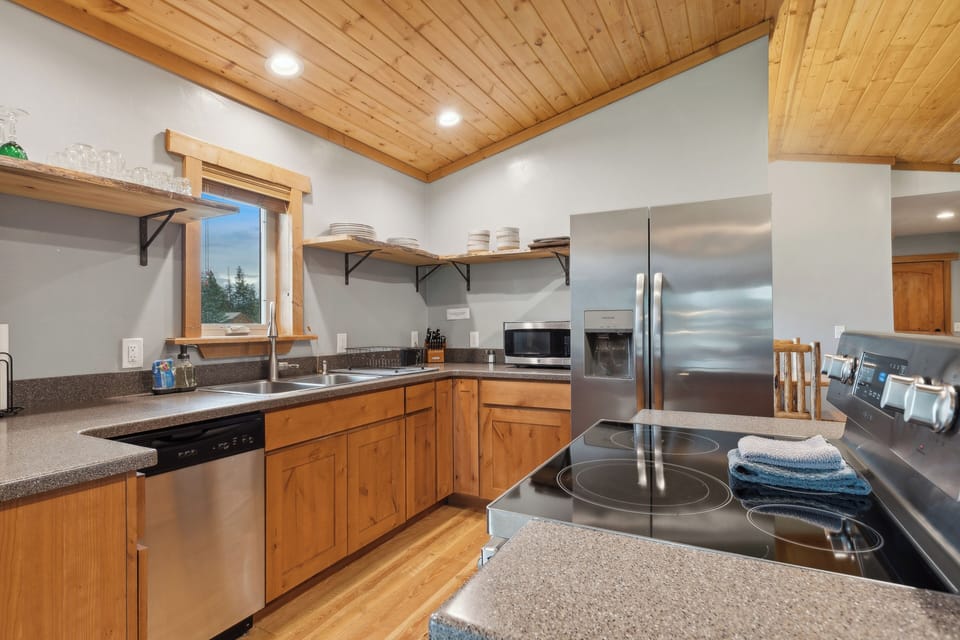Large Kitchen. 