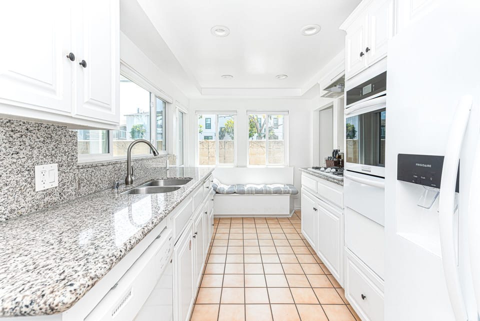 Guests must supply their own food, drinks (including coffee), spices, condiments, etc.
                