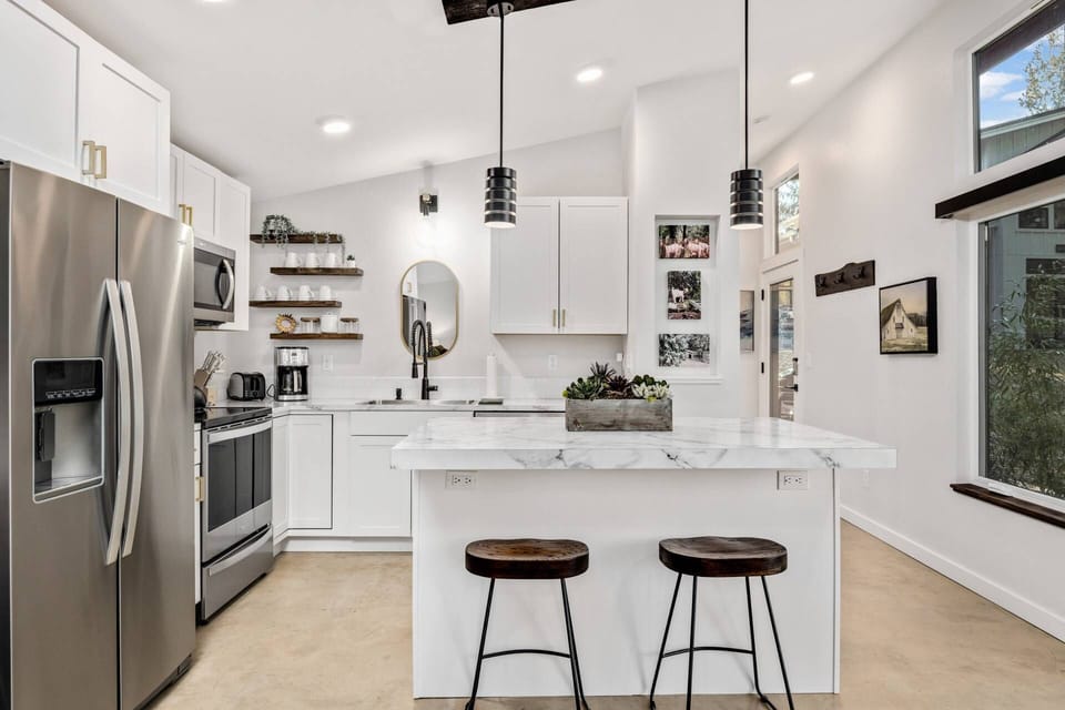 Cook delicious meals for breakfast, lunch, and dinner in this sizable and fully equipped kitchen.
