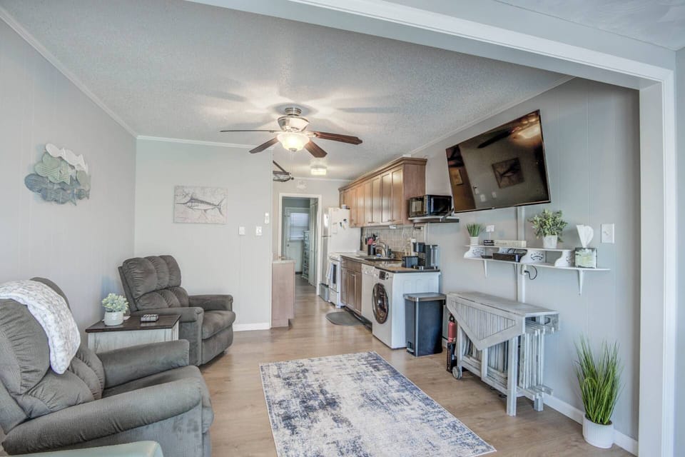 Living Room Looking Toward Kitchen