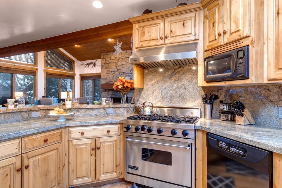 Villa, 4 Bedrooms (Hot Tub, Sleeps 14 (PGE-2413)) | Private kitchen | Fridge, microwave, oven, stovetop