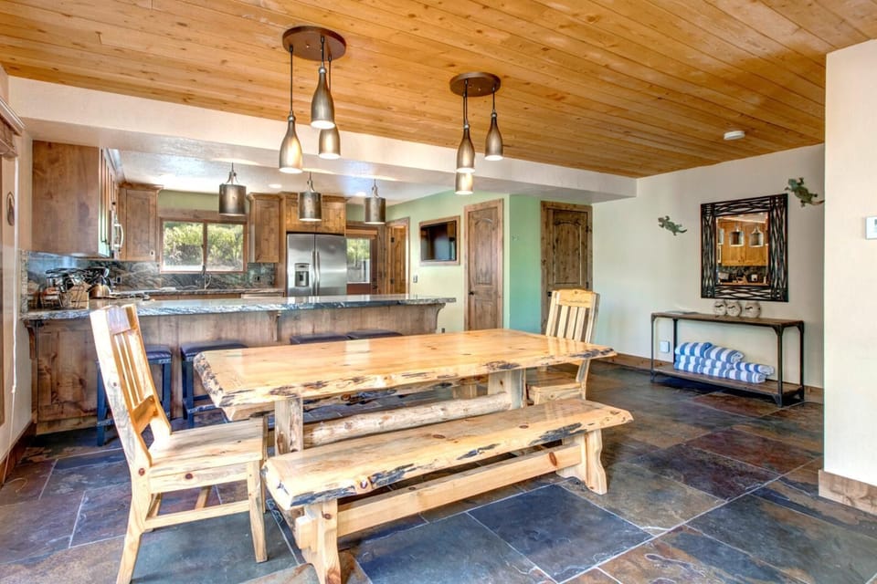 Townhome, 5 Bedrooms (Hot Tub, Ground Floor, (PLA-1155)) | Dining