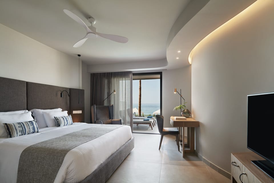 Executive Double Room, Ocean View | Memory foam beds, in-room safe, desk, blackout drapes