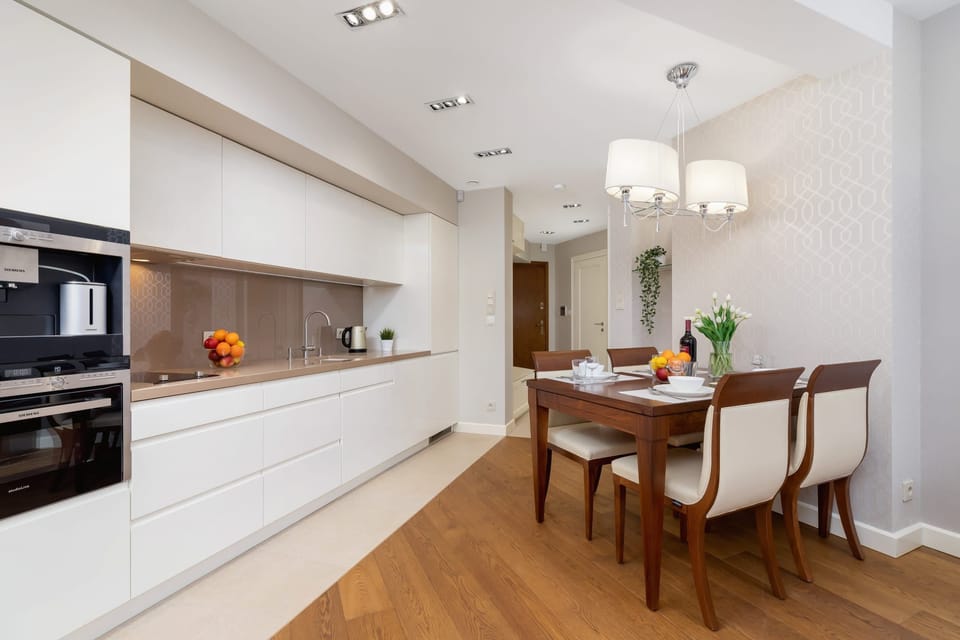 Modern, fully equipped kitchenette. 