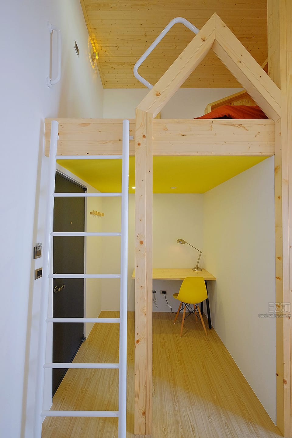 Premium bedding, desk, free WiFi, bed sheets