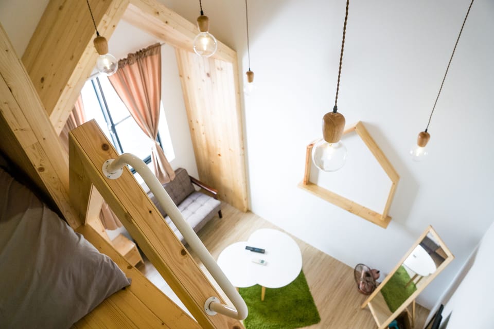 Premium bedding, desk, free WiFi, bed sheets