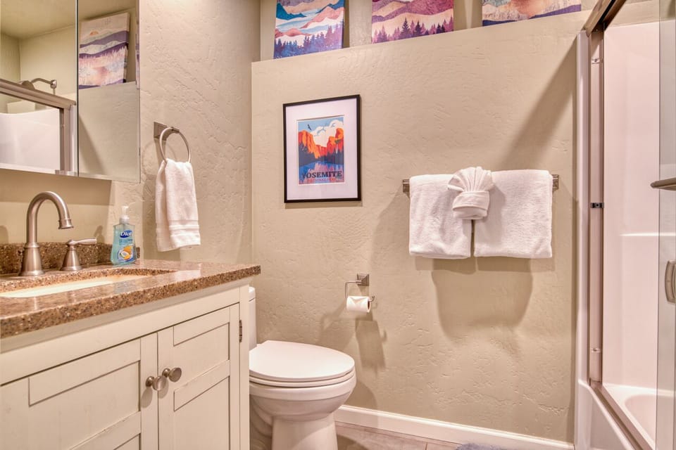 Full bathroom on 2nd floor.