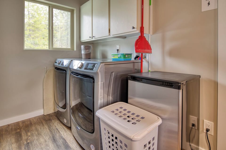 laundry area in back of gameroom
