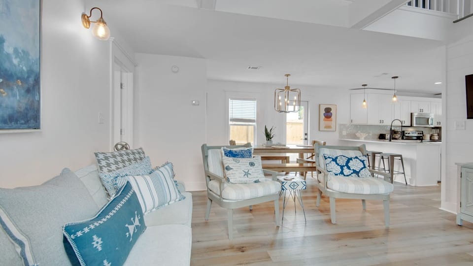 65 Brown Street Main Living Area