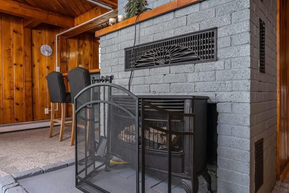 Gas fireplace