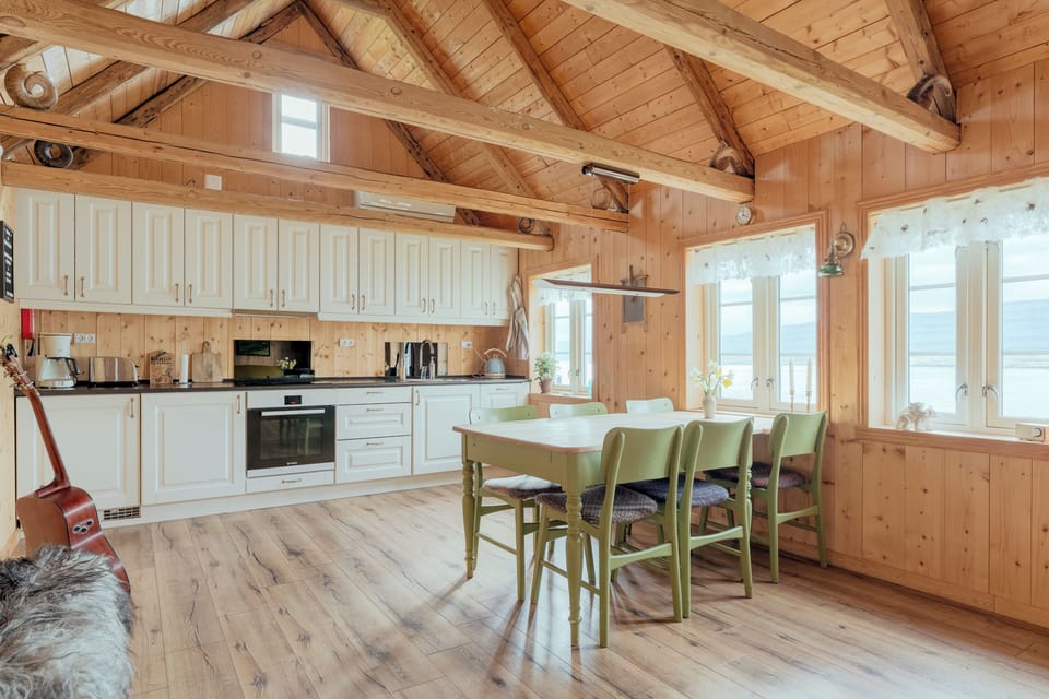 Traditional Cottage, 2 Bedrooms | Private kitchen | Coffee/tea maker, fridge, oven, stovetop