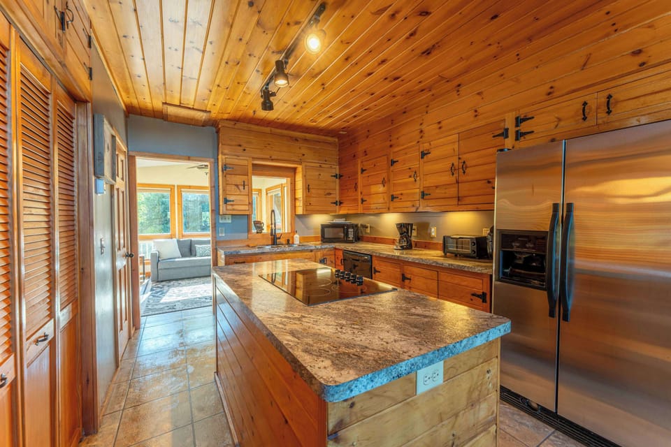 Newly Remodeled Kitchen. 