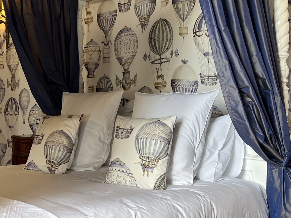 Signature Room, 1 Queen Bed, Private Pool, Park View | Premium bedding, down comforters, individually decorated, desk