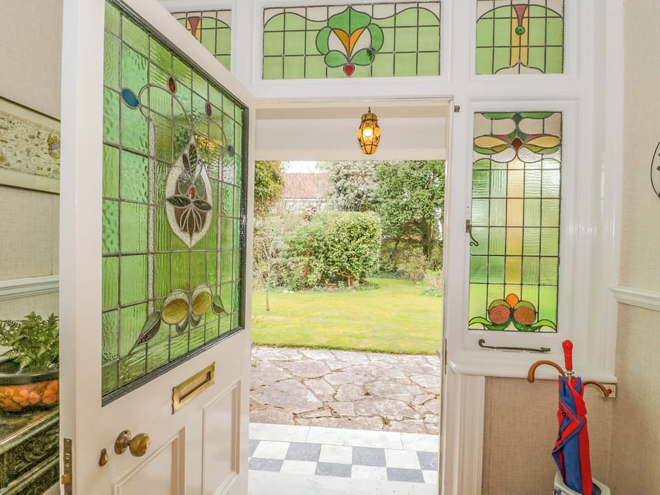 Cottage | Interior