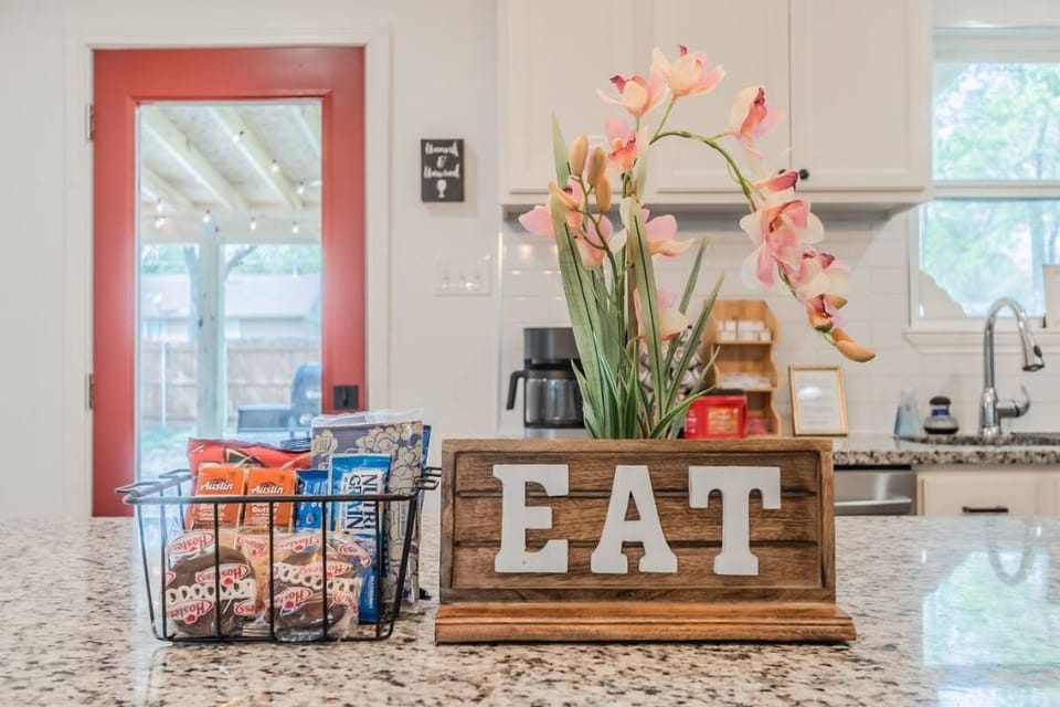 Welcome snacks on us! 