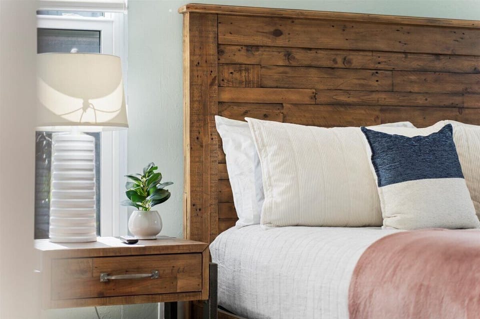 Indulge in high-quality luxury linens and bedding for the ultimate comfort and relaxation.