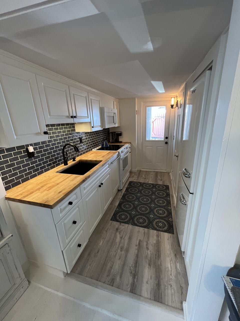 Kitchen with dishwasher