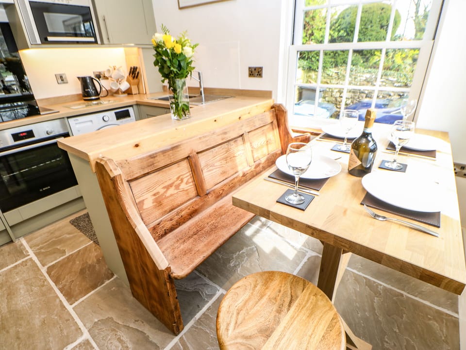 Cottage | Private kitchen | Fridge, microwave, dishwasher, electric kettle